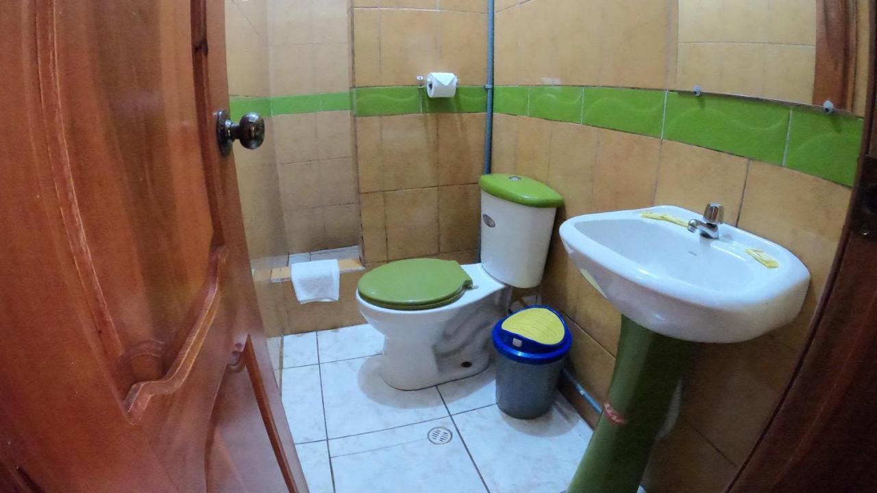 Hostal Casa Montoya 바뇨스 외부 사진